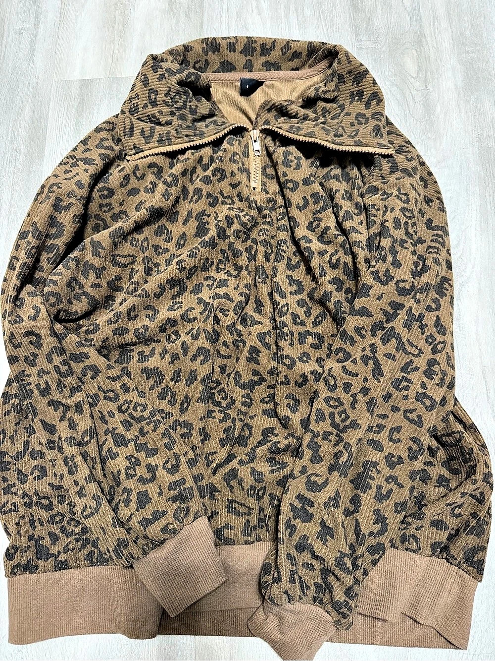 Dazy Leopard Print Bomber Jacket Size Medium Like New